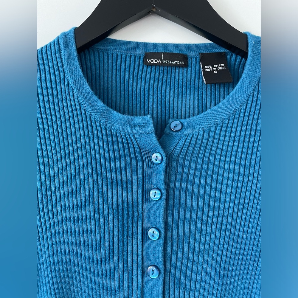 Moda International Top - Picture 2 of 7